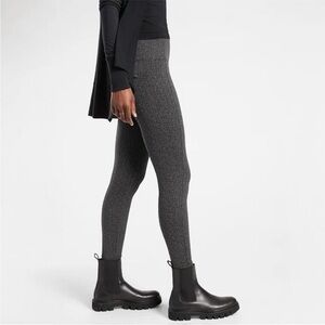 Athleta Delancey textured legging tights. Size medium. Abstract black/gray print